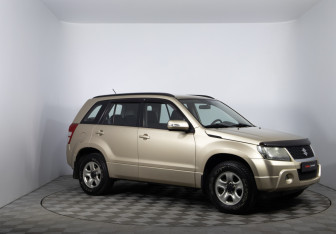 Подержанный автомобиль Suzuki Grand Vitara 2010 года (3 фото)
