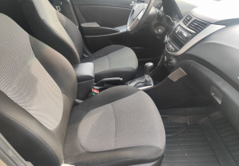 Подержанный автомобиль Hyundai Solaris Hatchback 2014 года (9 фото)