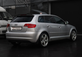 Подержанный автомобиль Audi A3 Hatchback 2008 года (5 фото)