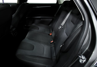 Подержанный автомобиль Ford Mondeo Sedan 2017 года (13 фото)