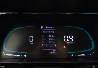 Подержанный автомобиль Hyundai Elantra Sedan 2023 года (11 фото)