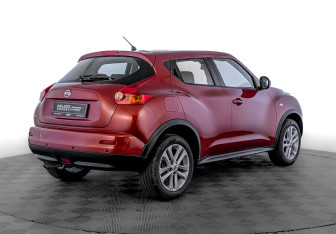 Подержанный автомобиль Nissan Juke 2013 года (5 фото)