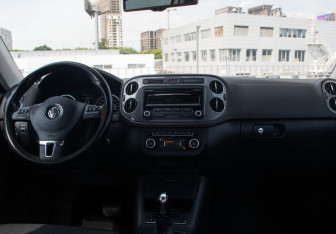 Подержанный автомобиль Volkswagen Tiguan 2012 года (13 фото)