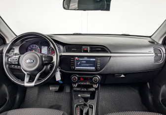 Подержанный автомобиль Kia Rio Hatchback 2019 года (14 фото)