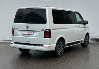 Подержанный автомобиль Volkswagen Multivan 2017 года (5 фото)