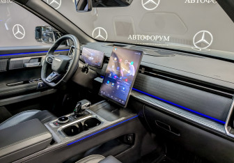 Подержанный автомобиль Jaecoo J7 2024 года (11 фото)