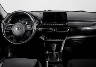 Подержанный автомобиль Kia Seltos 2020 года (12 фото)