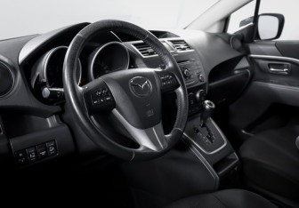 Подержанный автомобиль Mazda 5 2013 года (14 фото)
