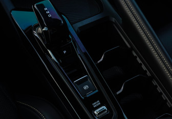 Подержанный автомобиль Geely Coolray 2025 года (17 фото)