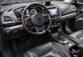 Подержанный автомобиль Subaru Forester Suv 2019 года (16 фото)