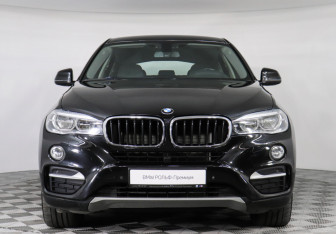 Подержанный автомобиль BMW X6 2017 года (3 фото)