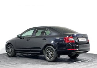 Подержанный автомобиль Skoda Octavia Liftback 2013 года (7 фото)