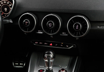 Подержанный автомобиль Audi TT Coupe 2015 года (15 фото)