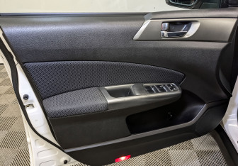 Подержанный автомобиль Subaru Forester Suv 2011 года (19 фото)