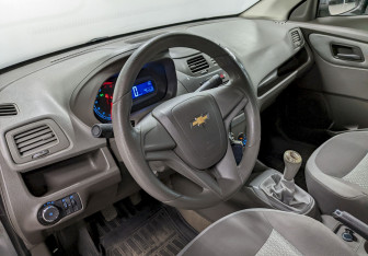 Подержанный автомобиль Chevrolet Cobalt Sedan 2012 года (12 фото)