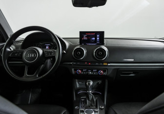 Подержанный автомобиль Audi A3 Sedan 2018 года (12 фото)
