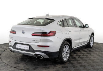 Подержанный автомобиль BMW X4 2023 года (5 фото)