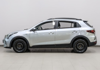 Подержанный автомобиль Kia Rio Hatchback 2021 года (8 фото)
