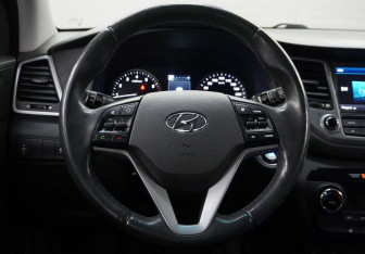 Подержанный автомобиль Hyundai Tucson 2016 года (15 фото)