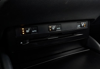 Подержанный автомобиль Lexus ES 2021 года (28 фото)