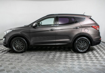 Подержанный автомобиль Hyundai Santa Fe 2012 года (8 фото)