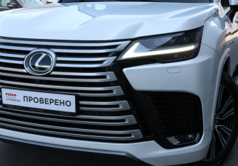 Подержанный автомобиль Lexus LX 2022 года (32 фото)