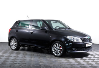 Подержанный автомобиль Skoda Fabia RS Hatchback 2011 года (3 фото)