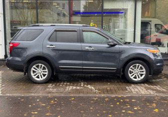 Подержанный автомобиль Ford Explorer 2013 года (4 фото)
