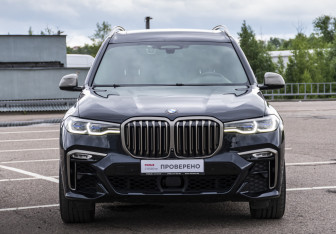 Подержанный автомобиль BMW X7 2019 года (2 фото)