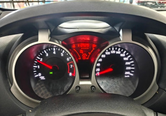 Подержанный автомобиль Nissan Juke 2012 года (12 фото)