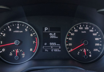 Подержанный автомобиль Kia Rio Hatchback 2018 года (31 фото)