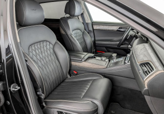 Подержанный автомобиль Genesis G90 2021 года (24 фото)