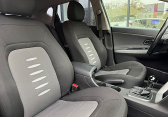 Подержанный автомобиль Kia Ceed Hatchback 2013 года (10 фото)