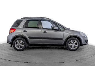 Подержанный автомобиль Suzuki SX4 Hatchback 2013 года (4 фото)