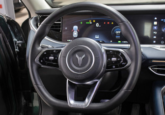 Подержанный автомобиль Voyah Free 2023 года (16 фото)