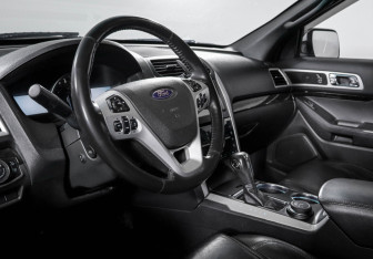 Подержанный автомобиль Ford Explorer 2011 года (14 фото)