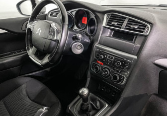 Подержанный автомобиль Citroen C4 Sedan 2014 года (9 фото)