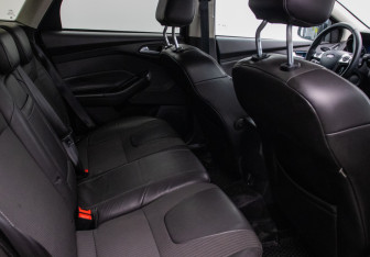 Подержанный автомобиль Ford Focus Sedan 2012 года (11 фото)