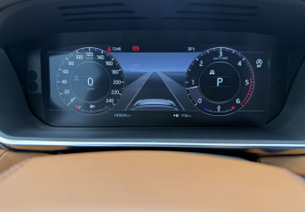 Подержанный автомобиль Land Rover Range Rover Sport 2019 года (16 фото)