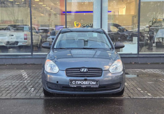 Подержанный автомобиль Hyundai Verna Sedan 2008 года (2 фото)