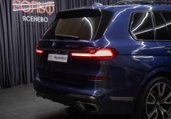 Подержанный автомобиль BMW X7 2019 года (31 фото)
