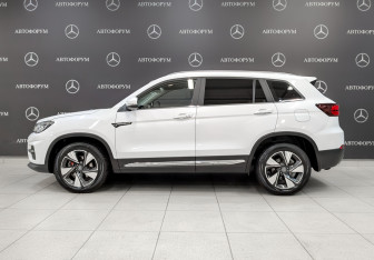 Подержанный автомобиль Changan CS75 2022 года (8 фото)