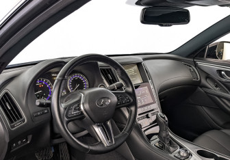 Подержанный автомобиль Infiniti Q60 Coupe 2020 года (15 фото)
