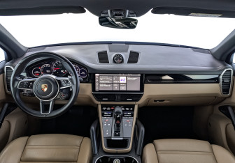 Подержанный автомобиль Porsche Cayenne 2021 года (14 фото)