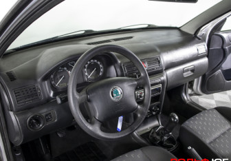 Подержанный автомобиль Skoda Octavia Liftback 2008 года (13 фото)