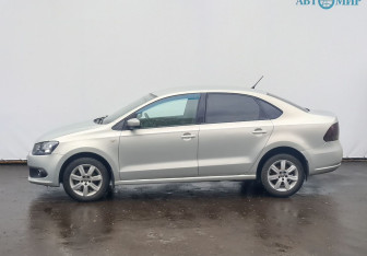 Подержанный автомобиль Volkswagen Polo Sedan 2013 года (8 фото)