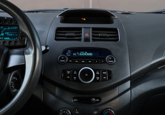 Подержанный автомобиль Chevrolet Spark 2011 года (10 фото)