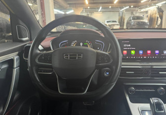 Подержанный автомобиль Geely Coolray 2022 года (9 фото)