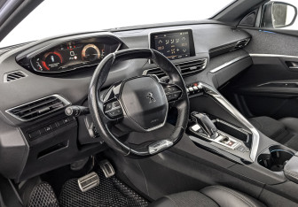 Подержанный автомобиль Peugeot 5008 Suv 2018 года (15 фото)