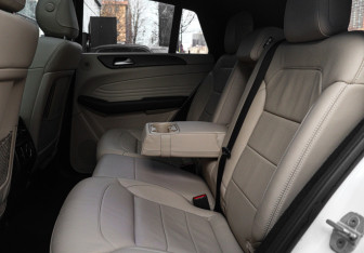 Подержанный автомобиль Mercedes-Benz GLE 2017 года (10 фото)